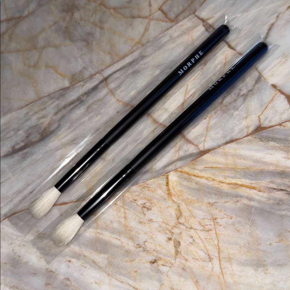 Morphe Black Brushes with White Bristles Set of 2 - Picture 4 of 6